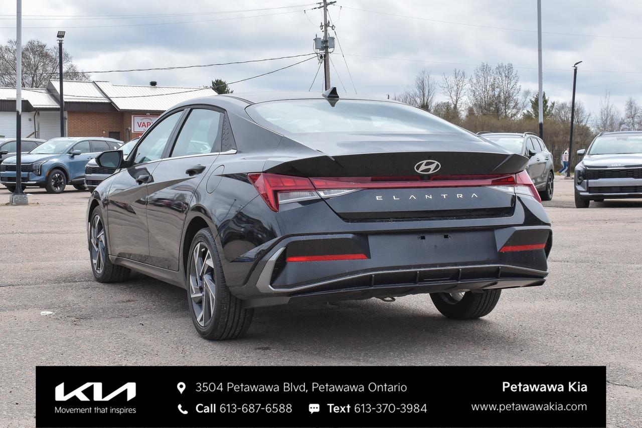 2025 Hyundai Elantra Luxury 4dr Sedan Photo3