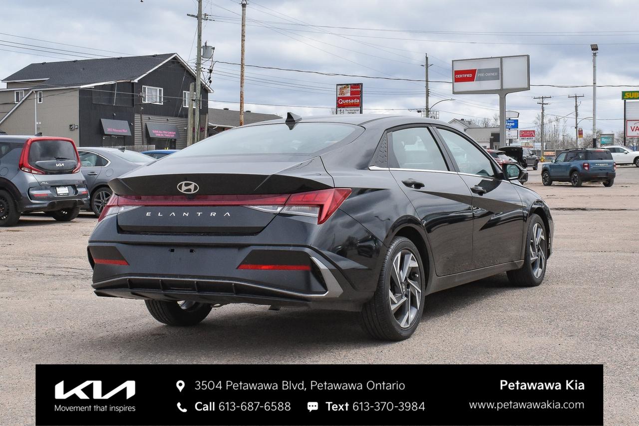 2025 Hyundai Elantra Luxury 4dr Sedan Photo