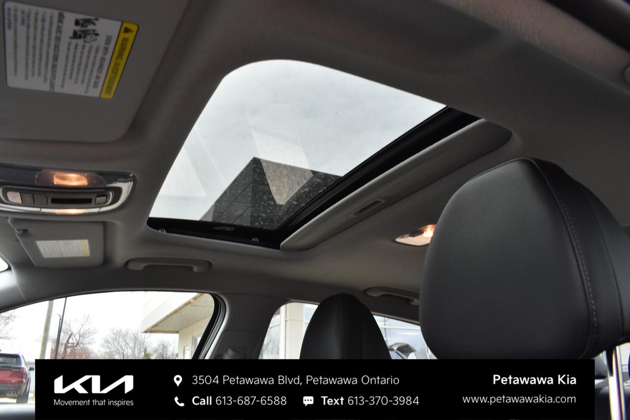 2025 Hyundai Elantra Luxury 4dr Sedan Photo