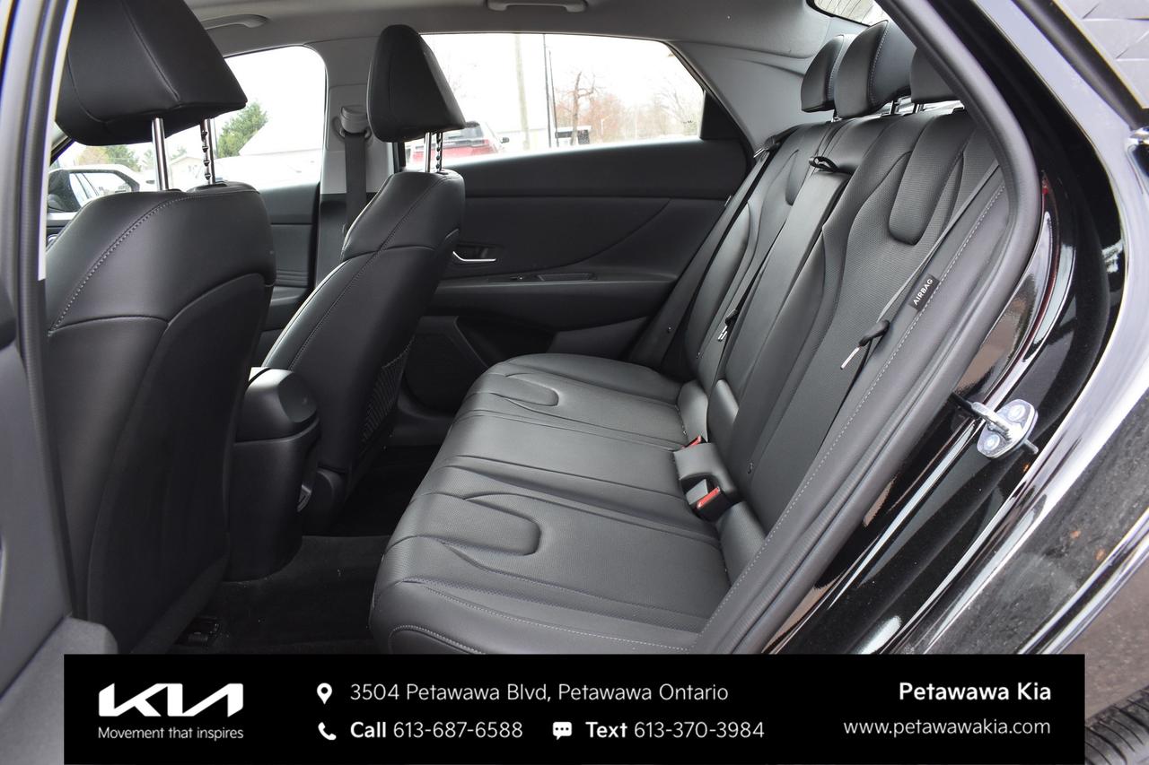 2025 Hyundai Elantra Luxury 4dr Sedan Photo
