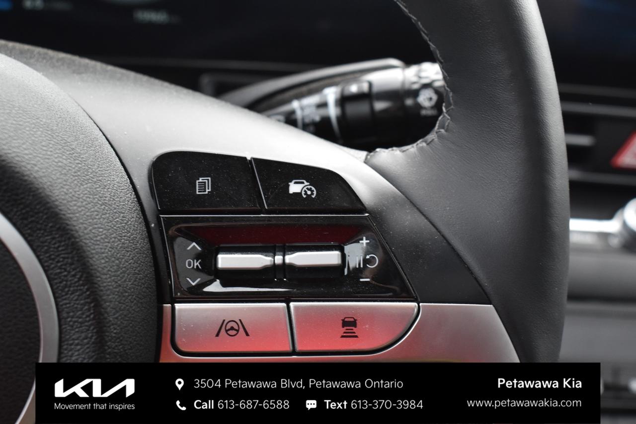 2025 Hyundai Elantra Luxury 4dr Sedan Photo