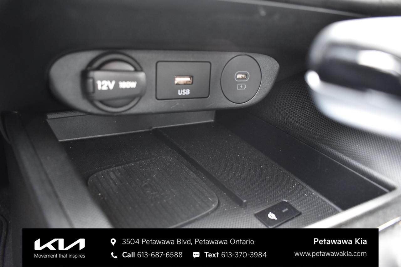 2025 Hyundai Elantra Luxury 4dr Sedan Photo