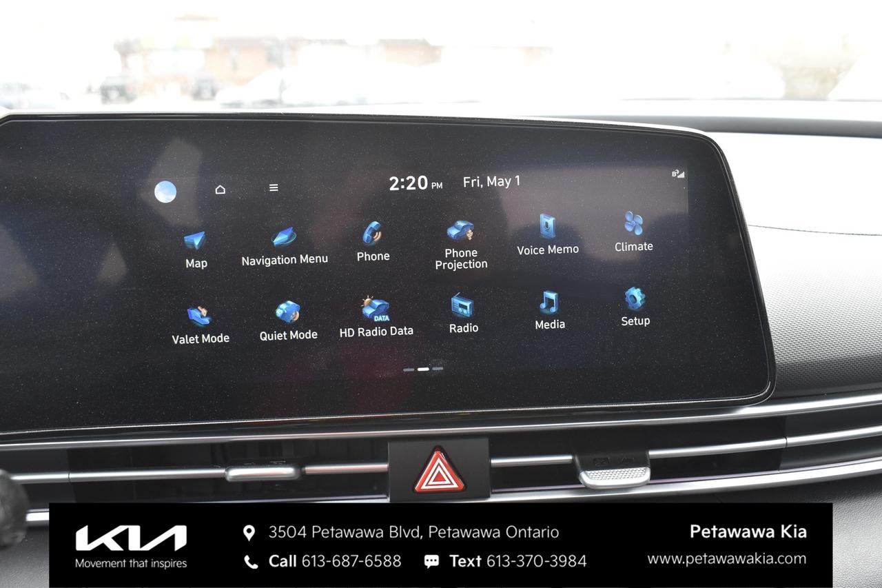 2025 Hyundai Elantra Luxury 4dr Sedan Photo