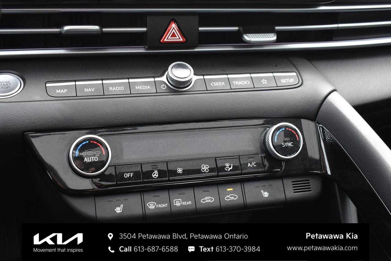 2025 Hyundai Elantra Luxury 4dr Sedan Photo