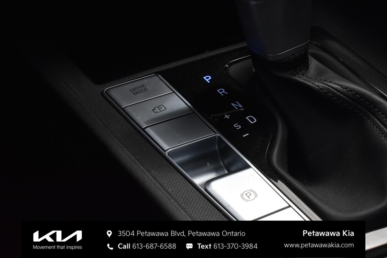 2025 Hyundai Elantra Luxury 4dr Sedan Photo