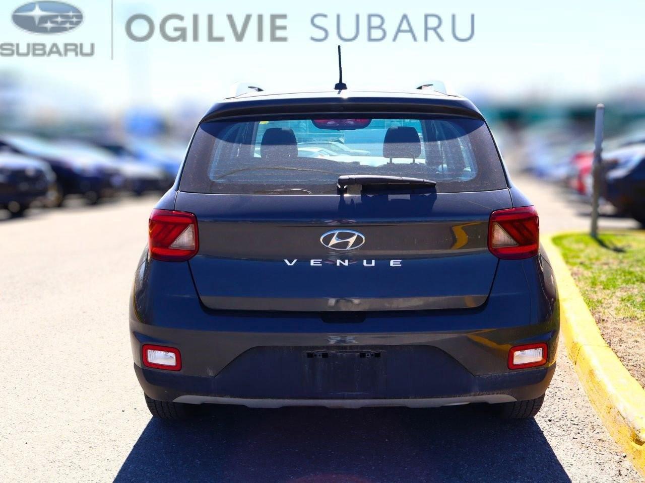 2023 Hyundai Venue Ultimate w/Black Interior 4dr Front-Wheel Drive Photo