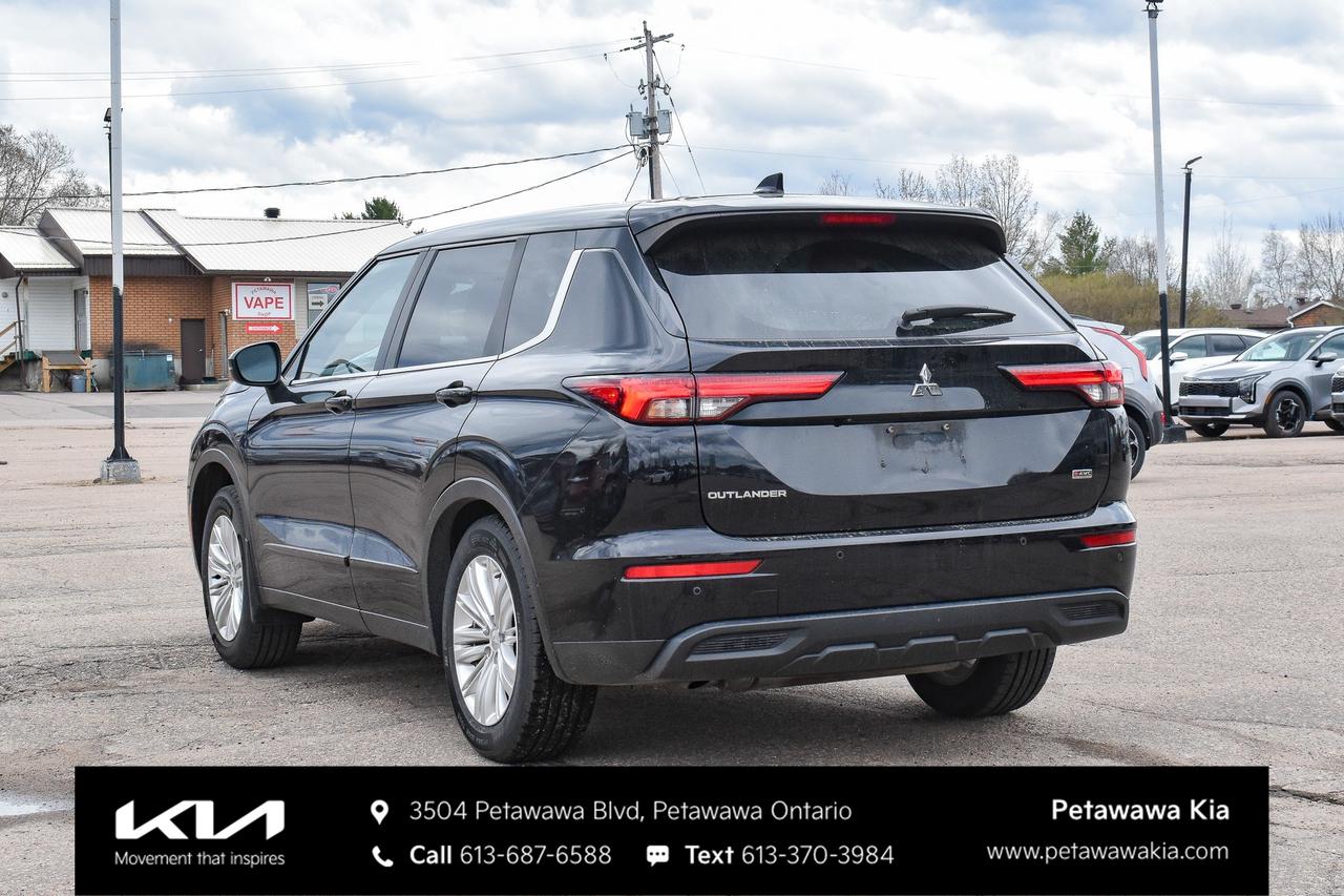 2022 Mitsubishi Outlander ES 4dr S-AWC Photo