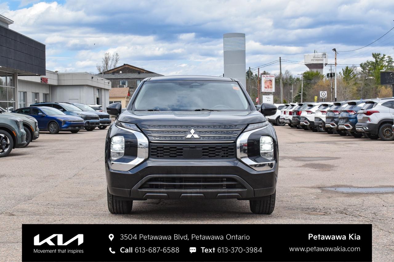 2022 Mitsubishi Outlander ES 4dr S-AWC Photo