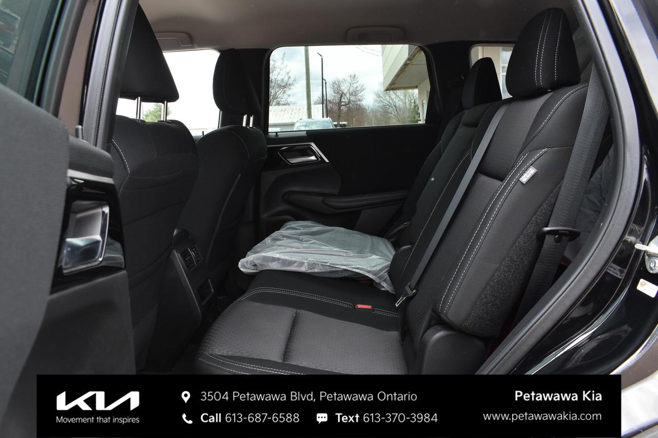 2022 Mitsubishi Outlander ES 4dr S-AWC Photo