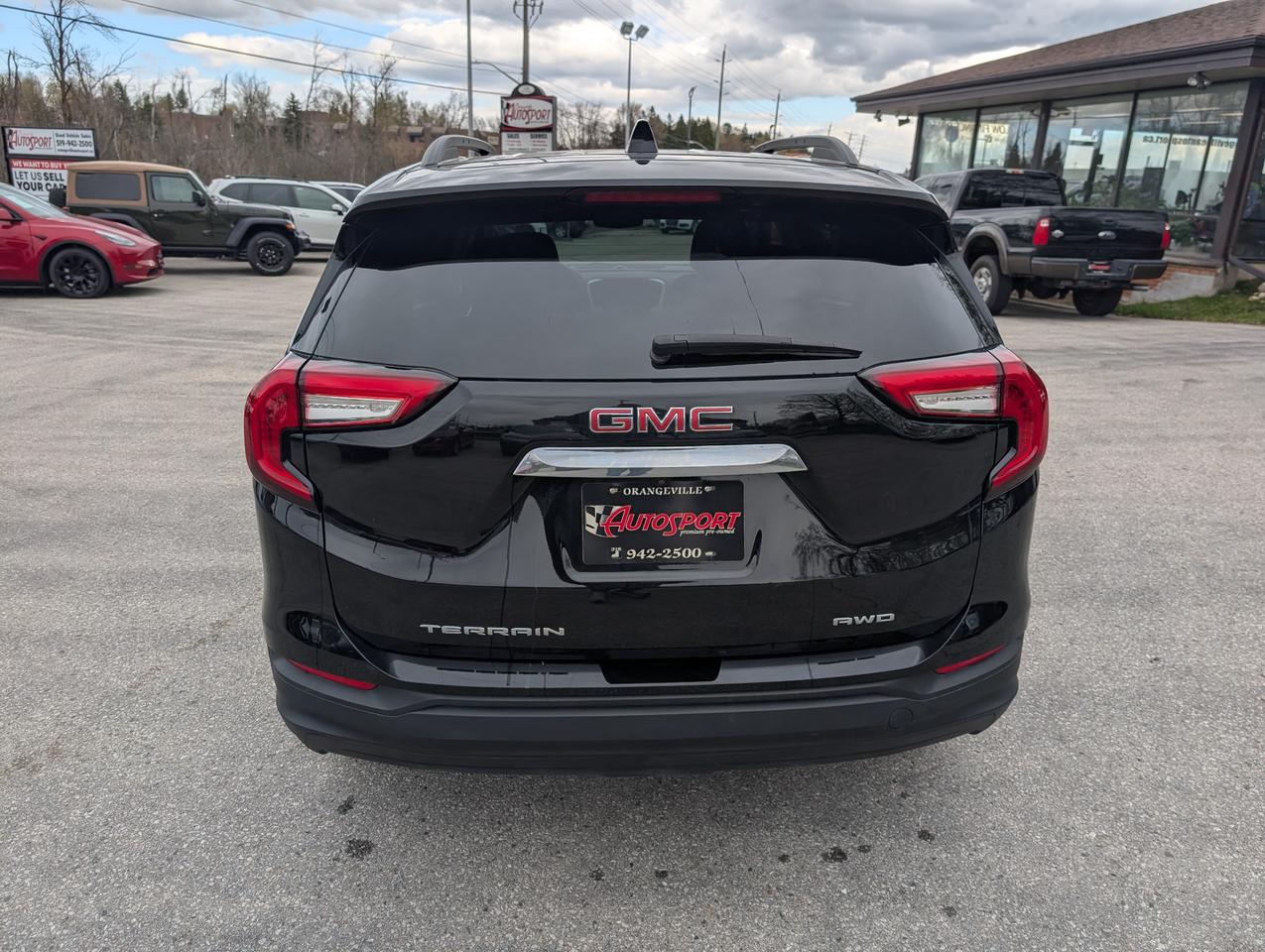 2022 GMC Terrain SLE All-wheel Drive Photo3