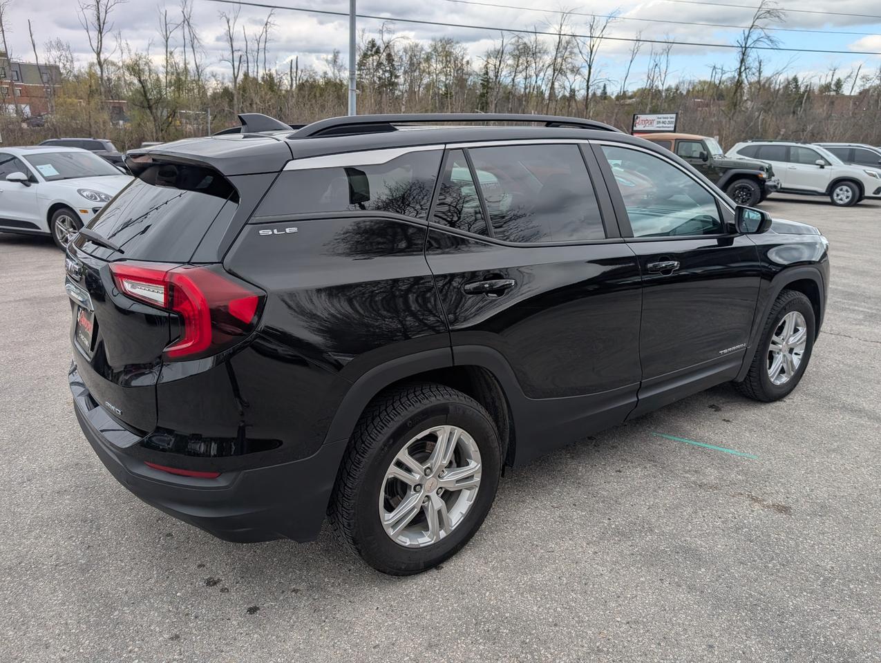 2022 GMC Terrain SLE All-wheel Drive Photo4