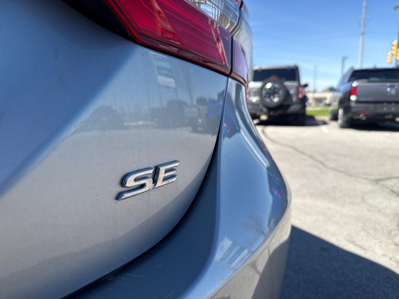2019 Toyota Camry SE 4dr Sedan Photo