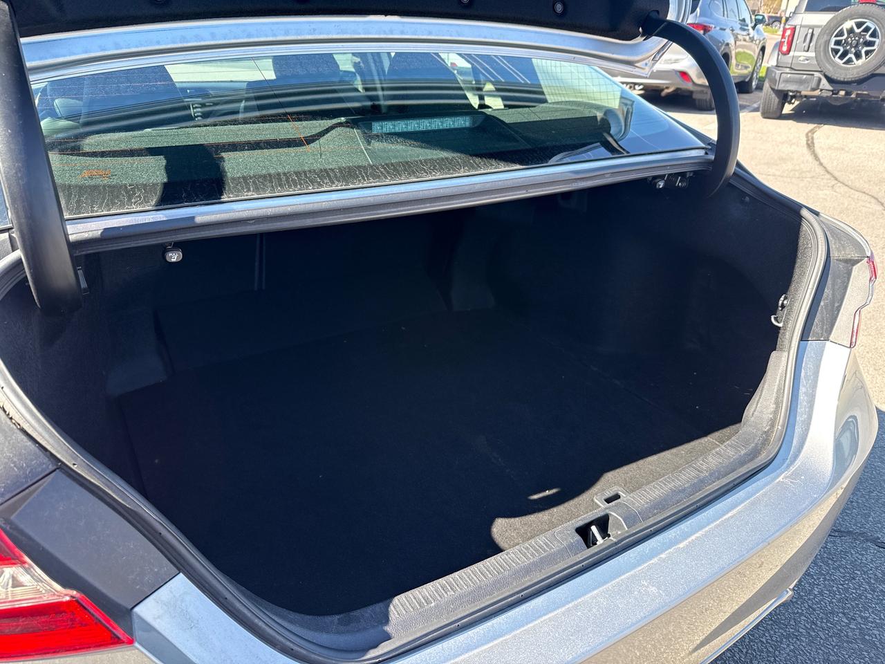 2019 Toyota Camry SE 4dr Sedan Photo