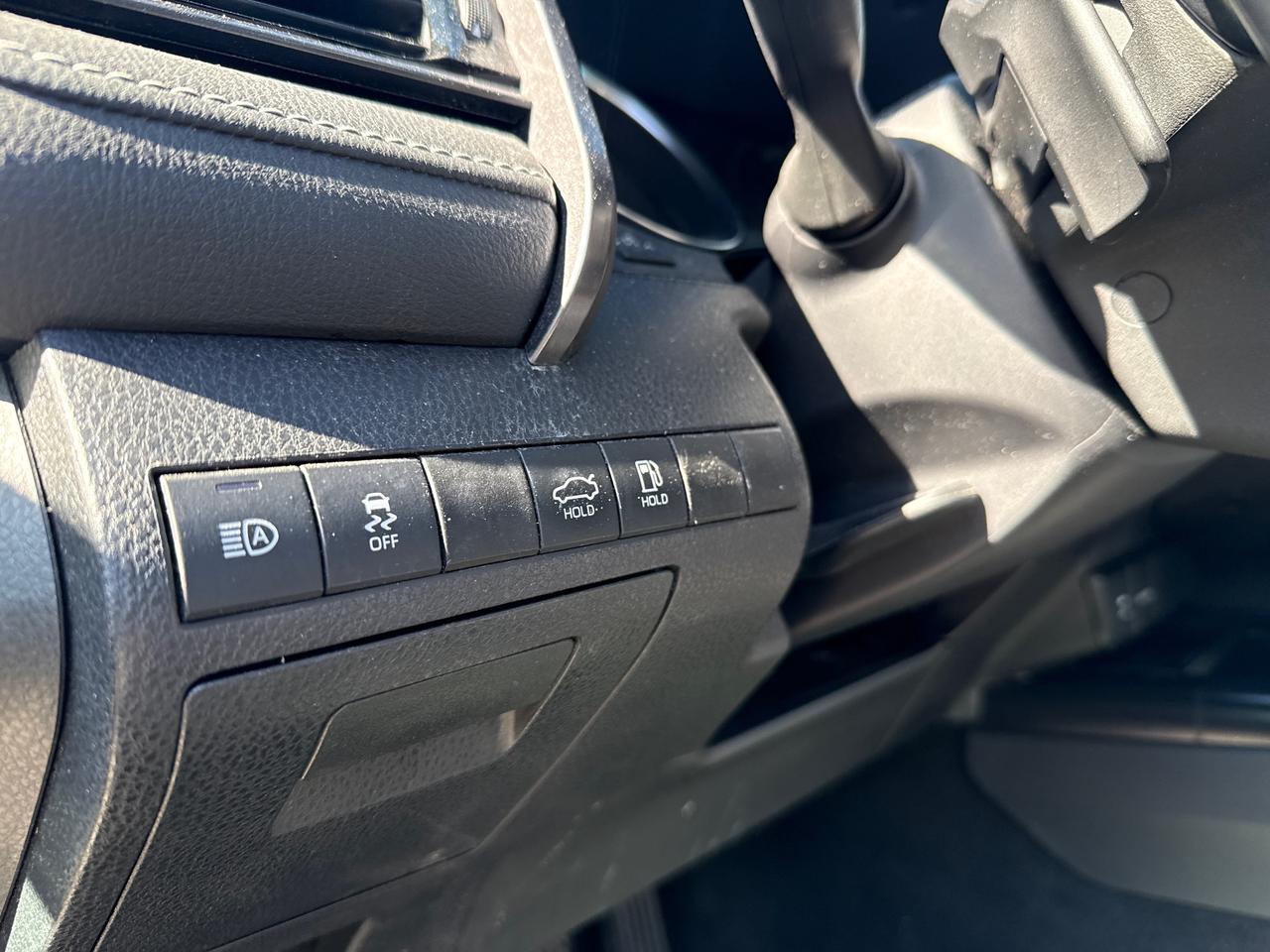 2019 Toyota Camry SE 4dr Sedan Photo