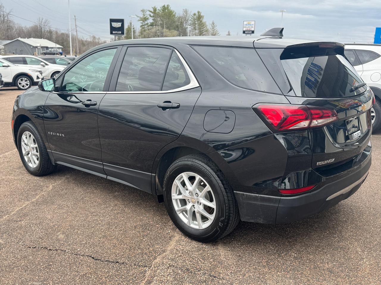 2022 Chevrolet Equinox LT w/1LT All-Wheel Drive Photo2