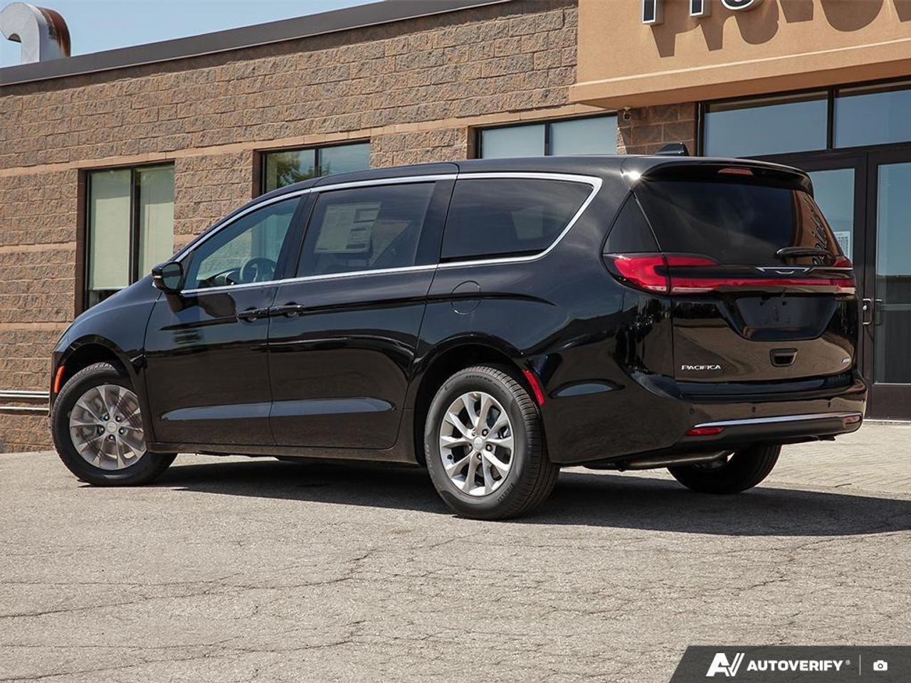2027 Chrysler Pacifica Select All-Wheel Drive Passenger Van Photo3