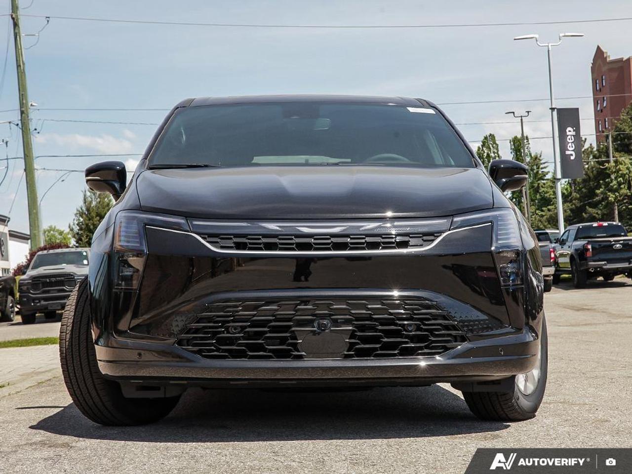 2027 Chrysler Pacifica Select All-Wheel Drive Passenger Van Photo