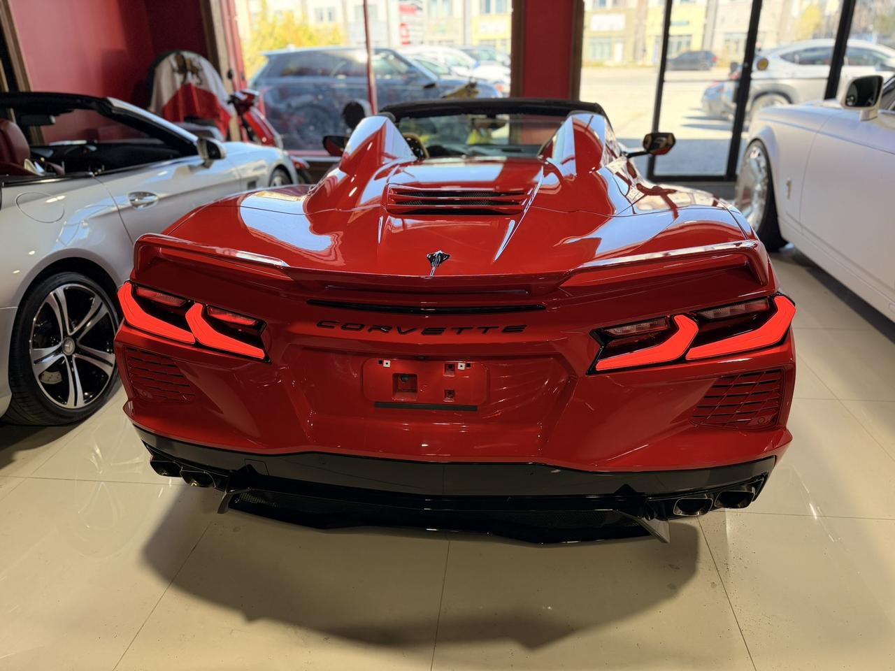 2023 Chevrolet Corvette 2dr Stingray Conv w/3LT Photo3