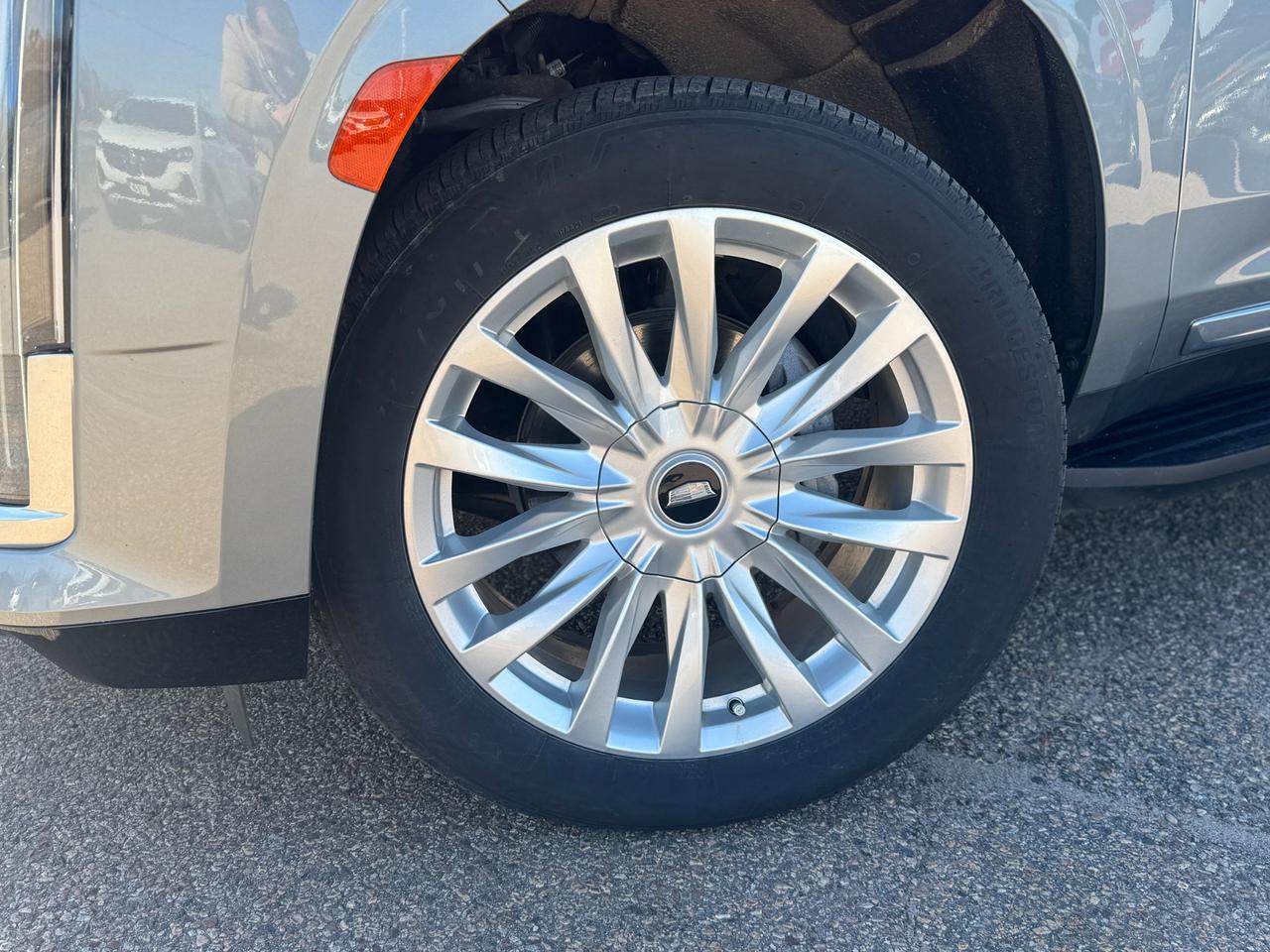 2024 Cadillac Escalade ESV Luxury 4dr All-Wheel Drive Photo