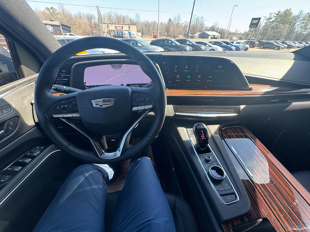 2024 Cadillac Escalade ESV Luxury 4dr All-Wheel Drive Photo