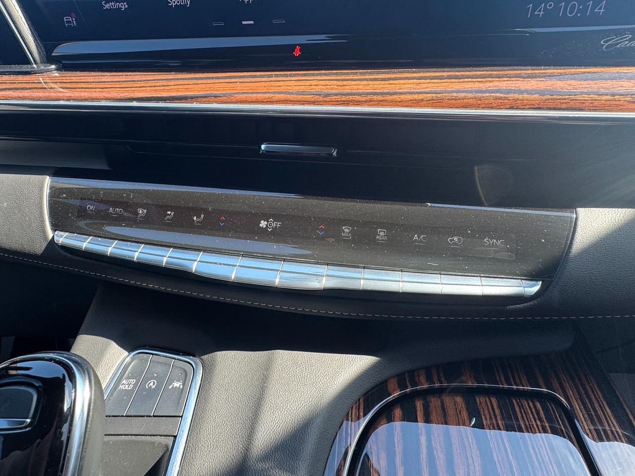 2024 Cadillac Escalade ESV Luxury 4dr All-Wheel Drive Photo