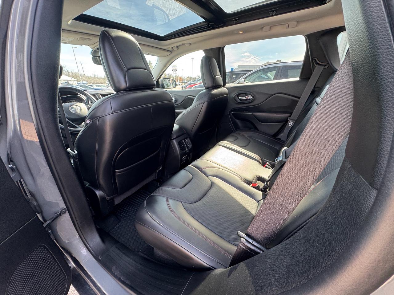 2019 Jeep Cherokee Trailhawk 4dr 4x4 Photo