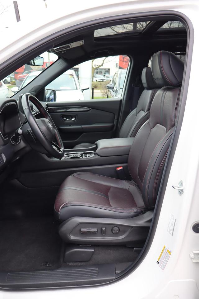 2025 Honda Pilot Black Edition 4dr All-Wheel Drive Photo