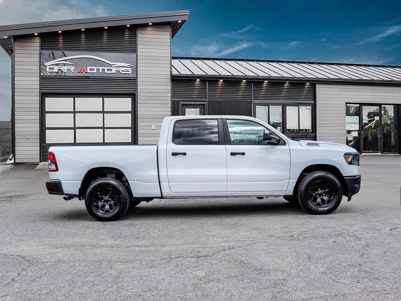 2024 RAM 1500 TRADESMAN Photo3