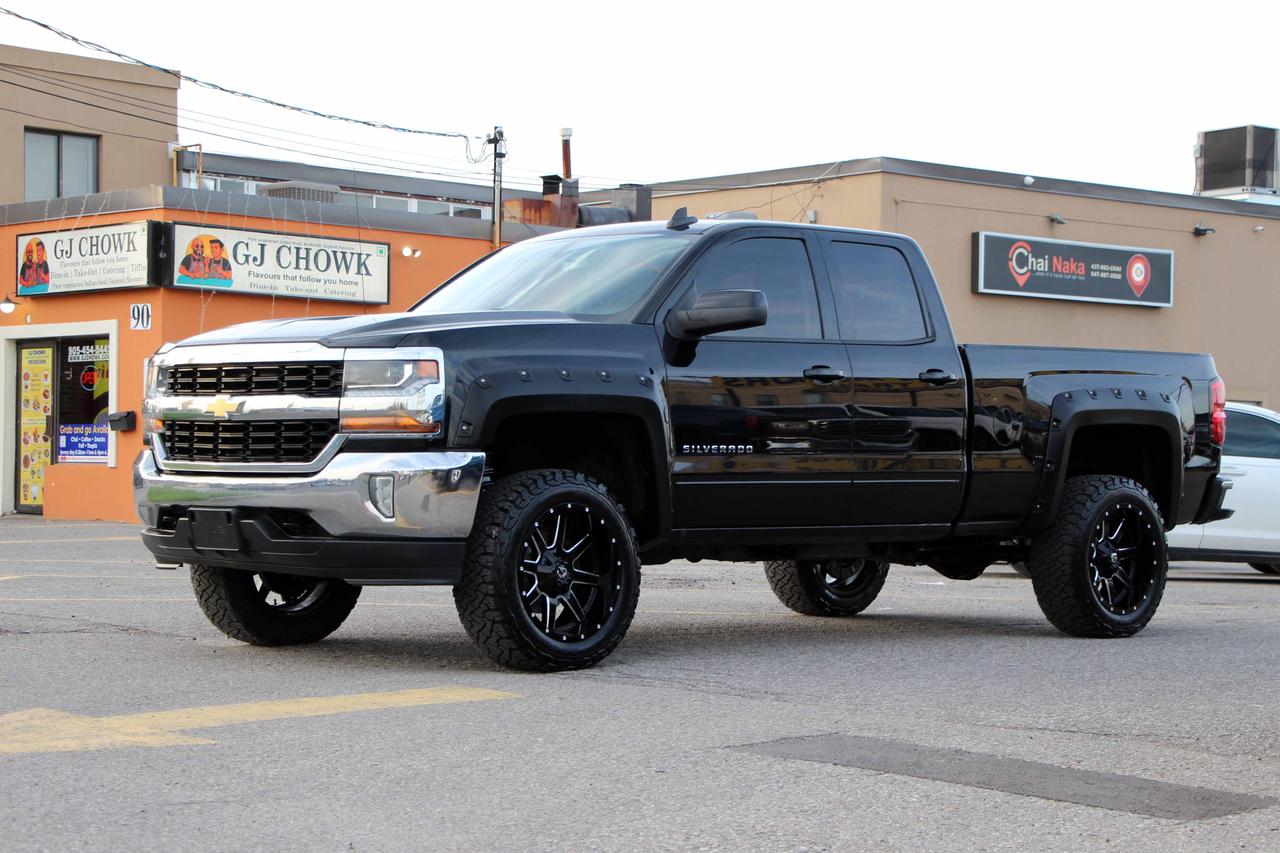 2018 Chevrolet Silverado 1500 LT Photo2