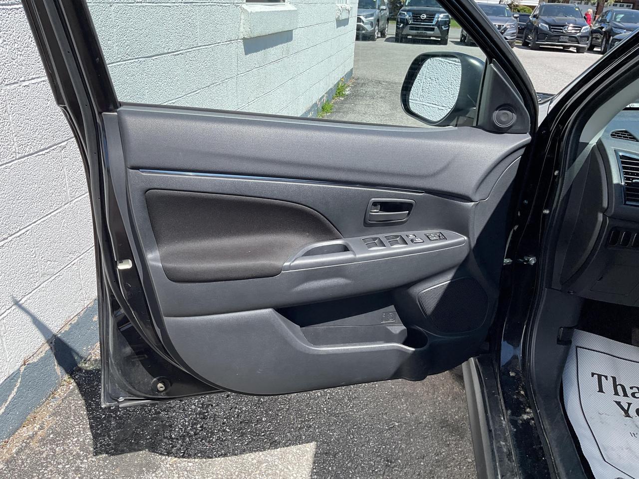 2024 Mitsubishi RVR ES 4dr AWC Photo