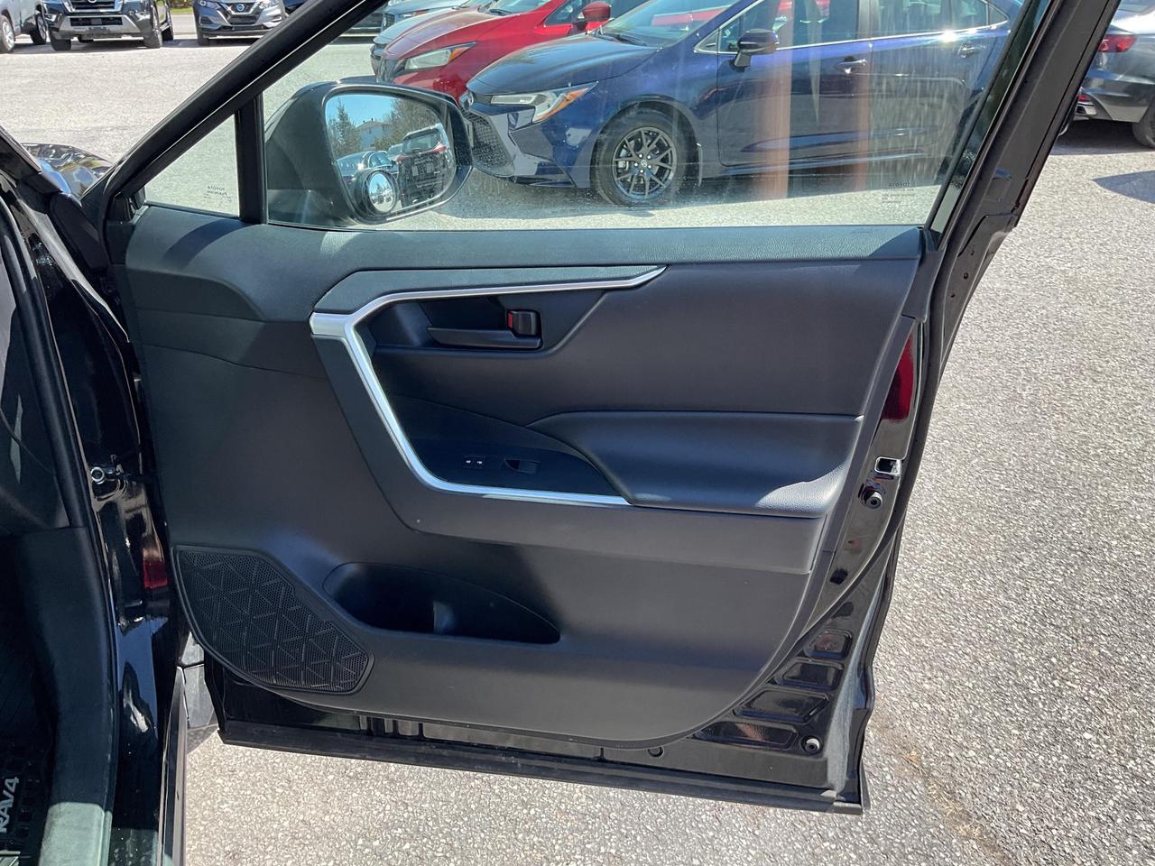 2024 Toyota RAV4 LE 4dr All-wheel Drive Photo