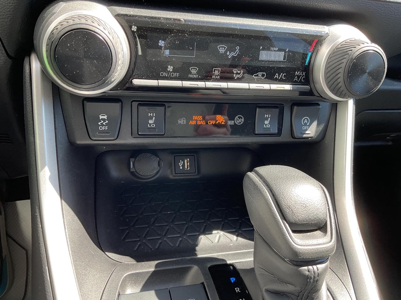 2024 Toyota RAV4 LE 4dr All-wheel Drive Photo