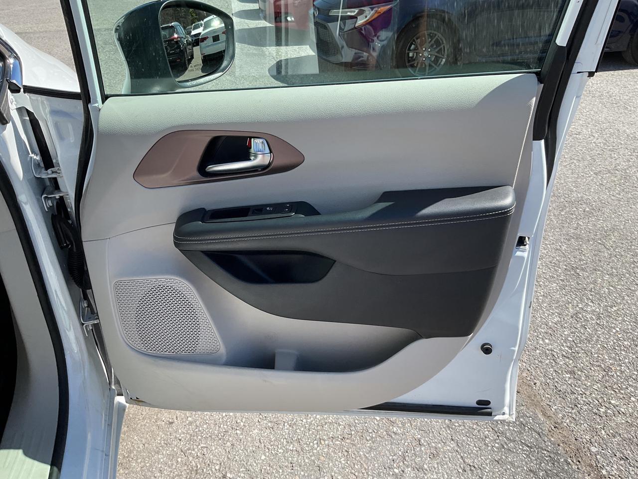 2024 Chrysler Grand Caravan SXT Front-Wheel Drive Passenger Van Photo