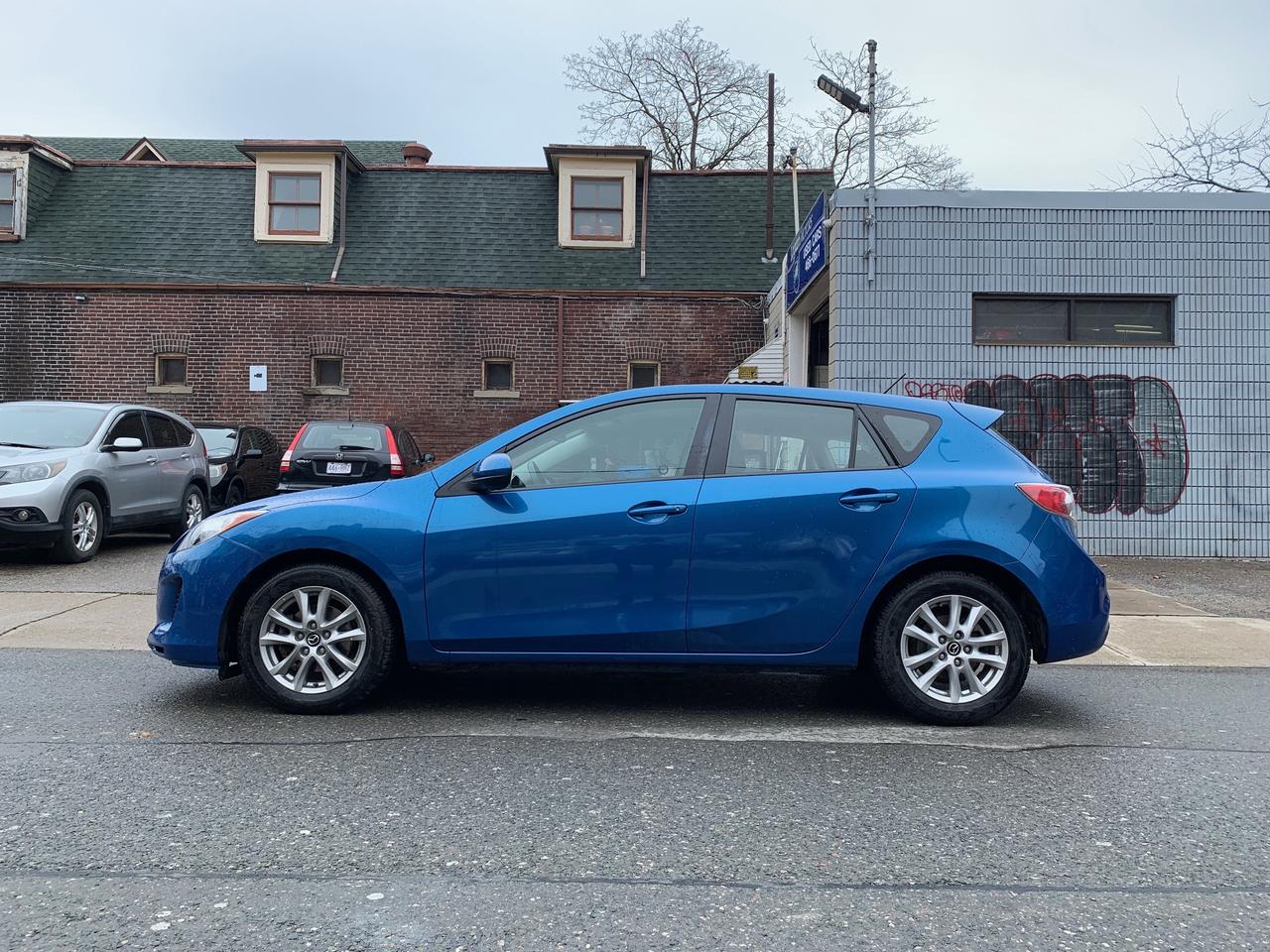 2013 Mazda MAZDA3 4dr HB Sport Auto GX Photo