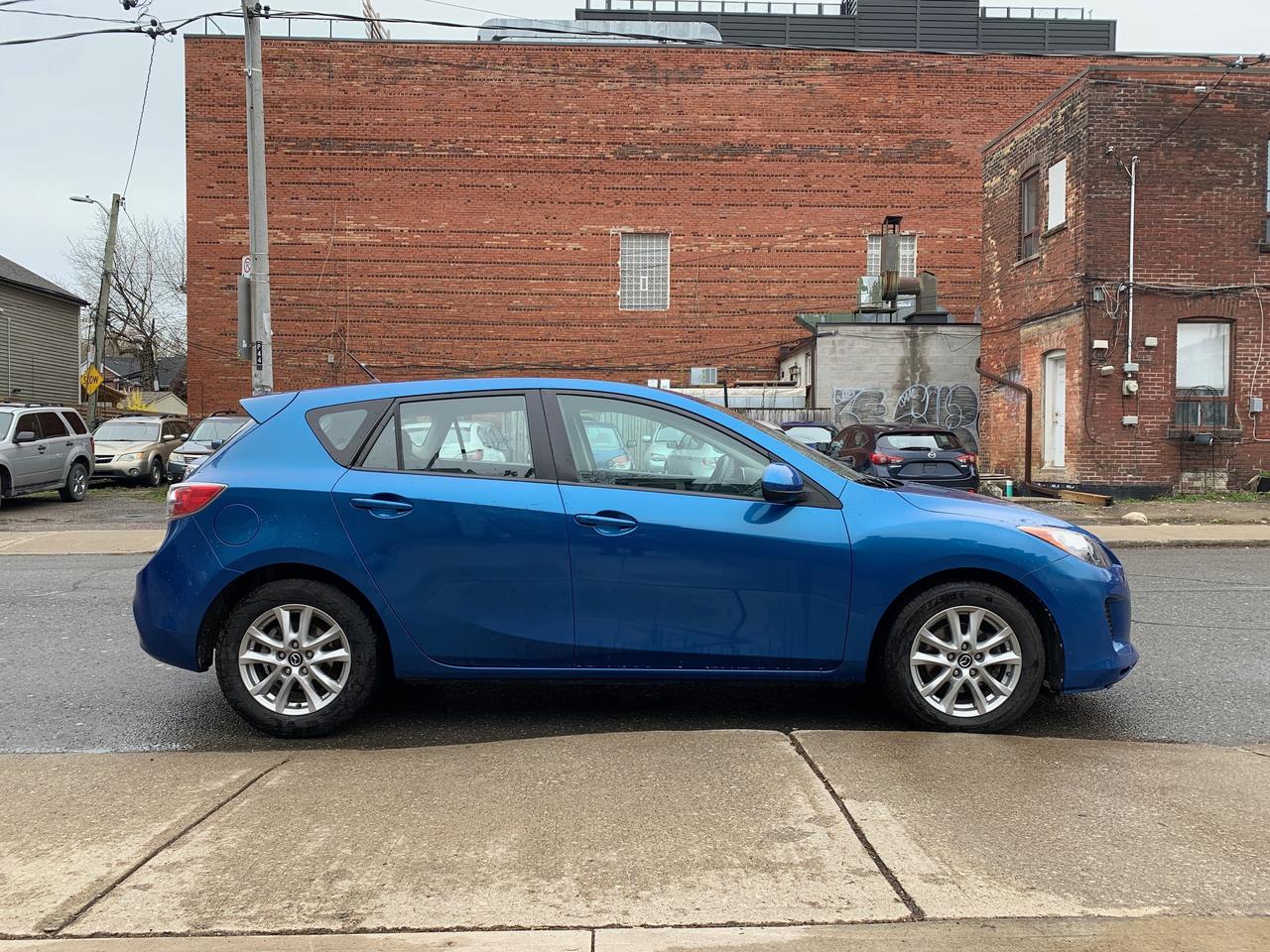 2013 Mazda MAZDA3 4dr HB Sport Auto GX Photo