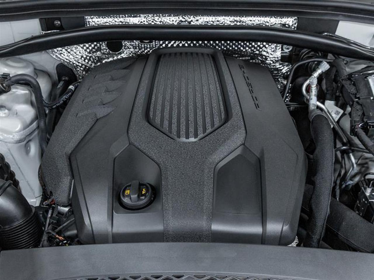 2026 Porsche Macan  Photo2