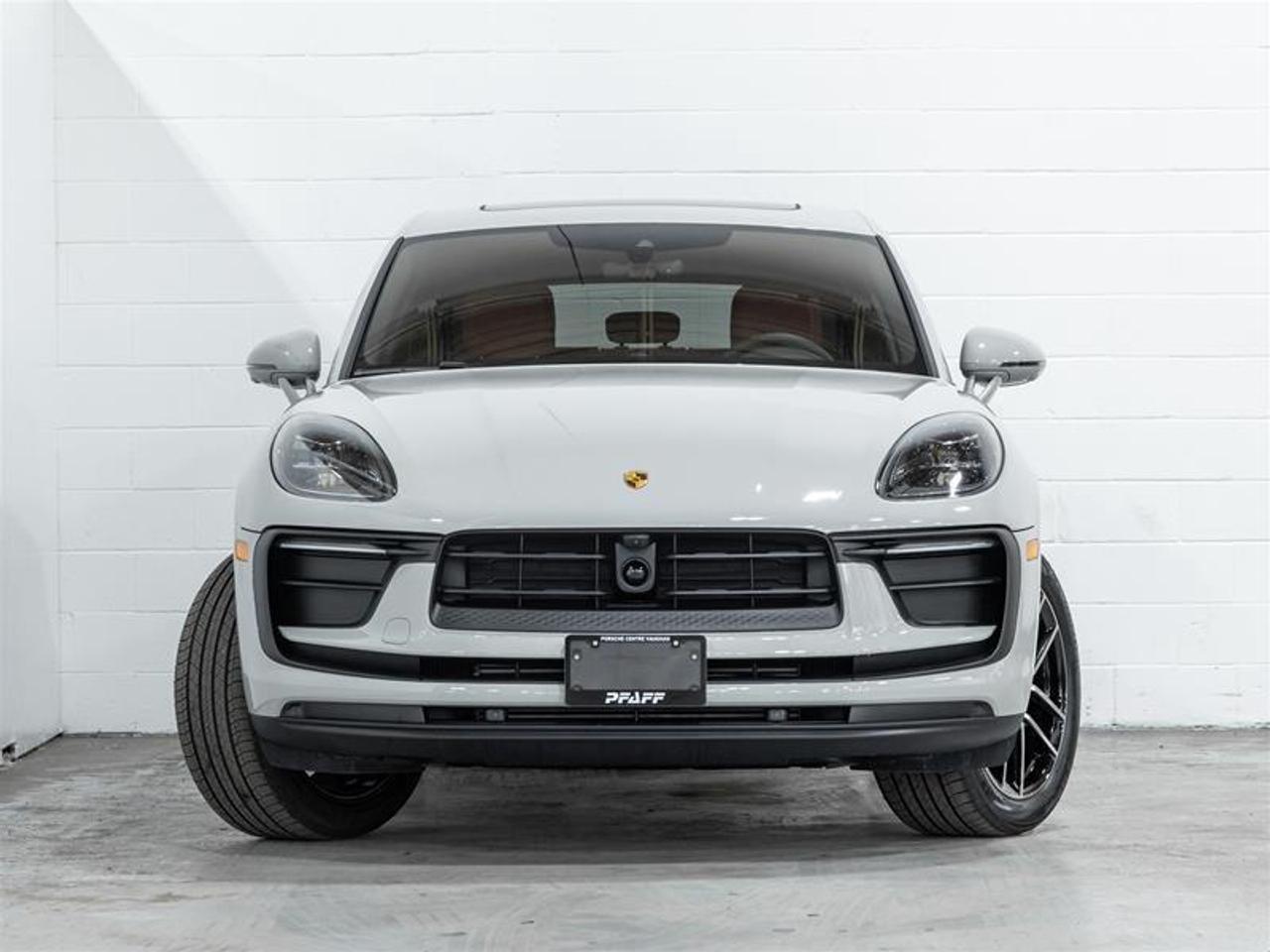 2026 Porsche Macan  Photo