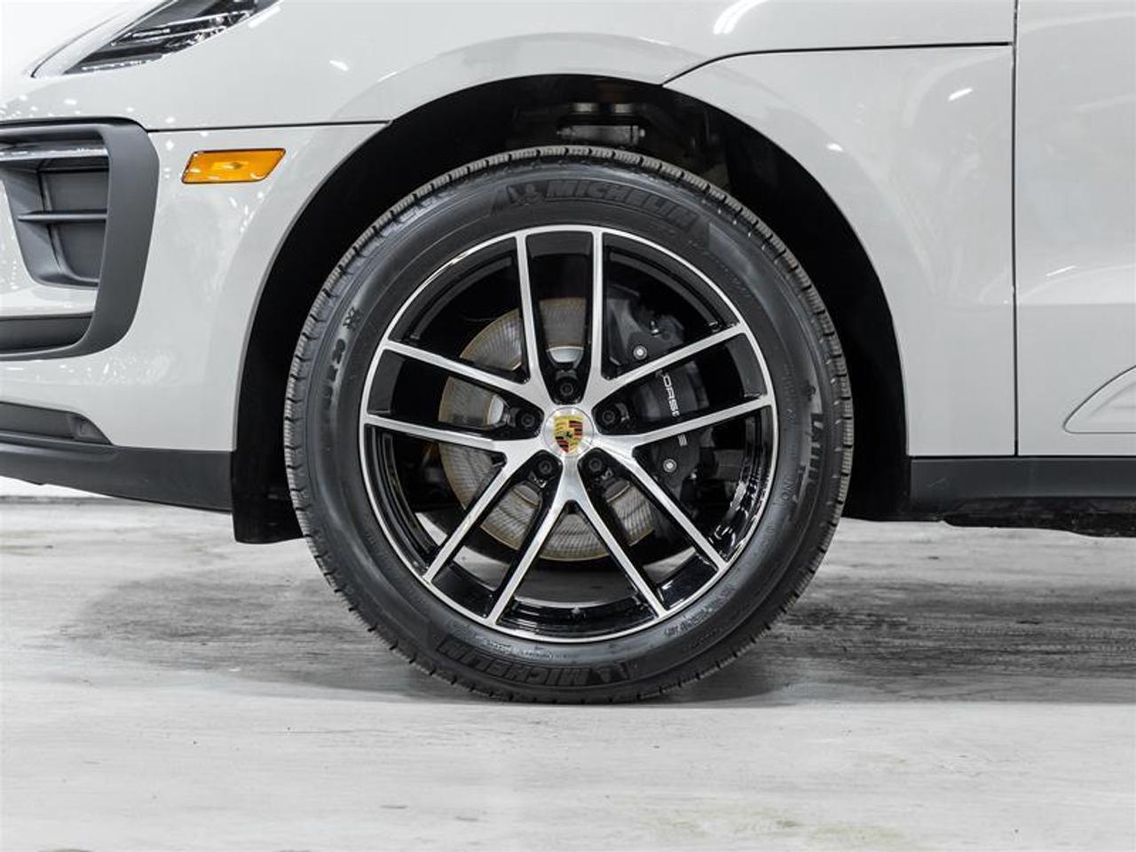 2026 Porsche Macan  Photo