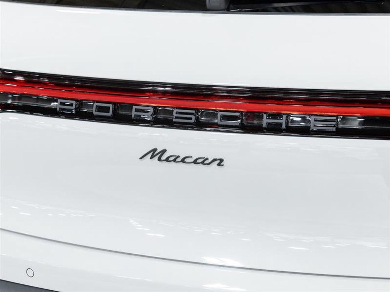 2026 Porsche Macan  Photo