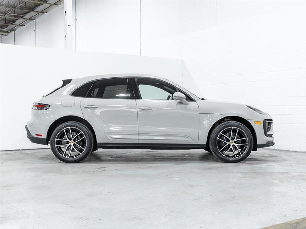 2026 Porsche Macan  Photo