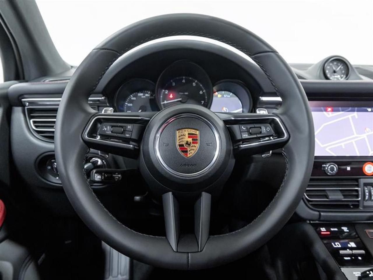2026 Porsche Macan  Photo