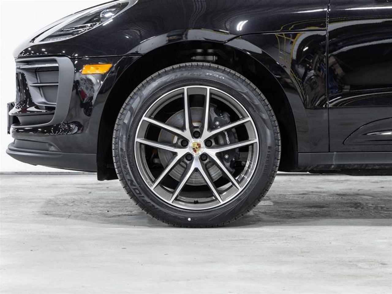 2026 Porsche Macan  Photo