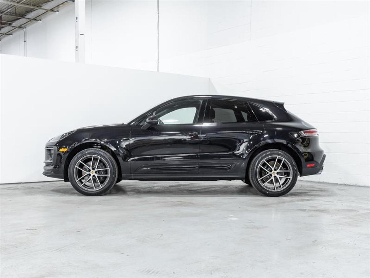 2026 Porsche Macan  Photo3