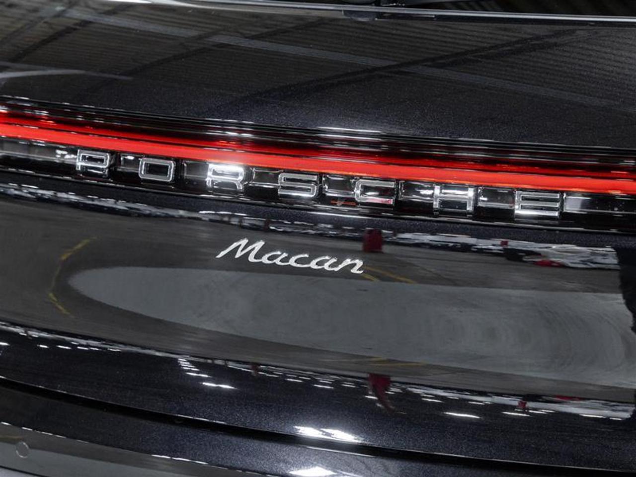 2026 Porsche Macan  Photo
