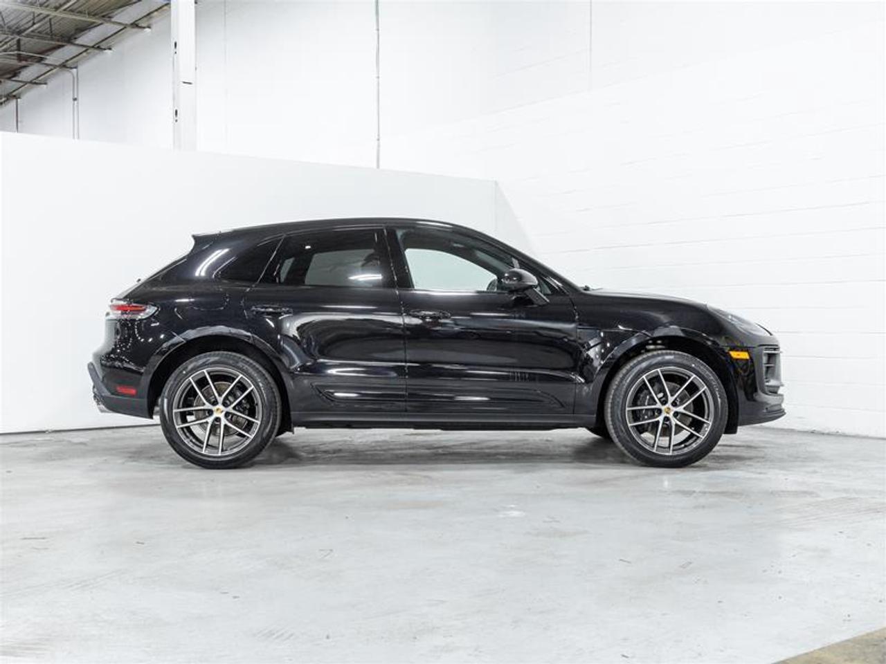 2026 Porsche Macan  Photo