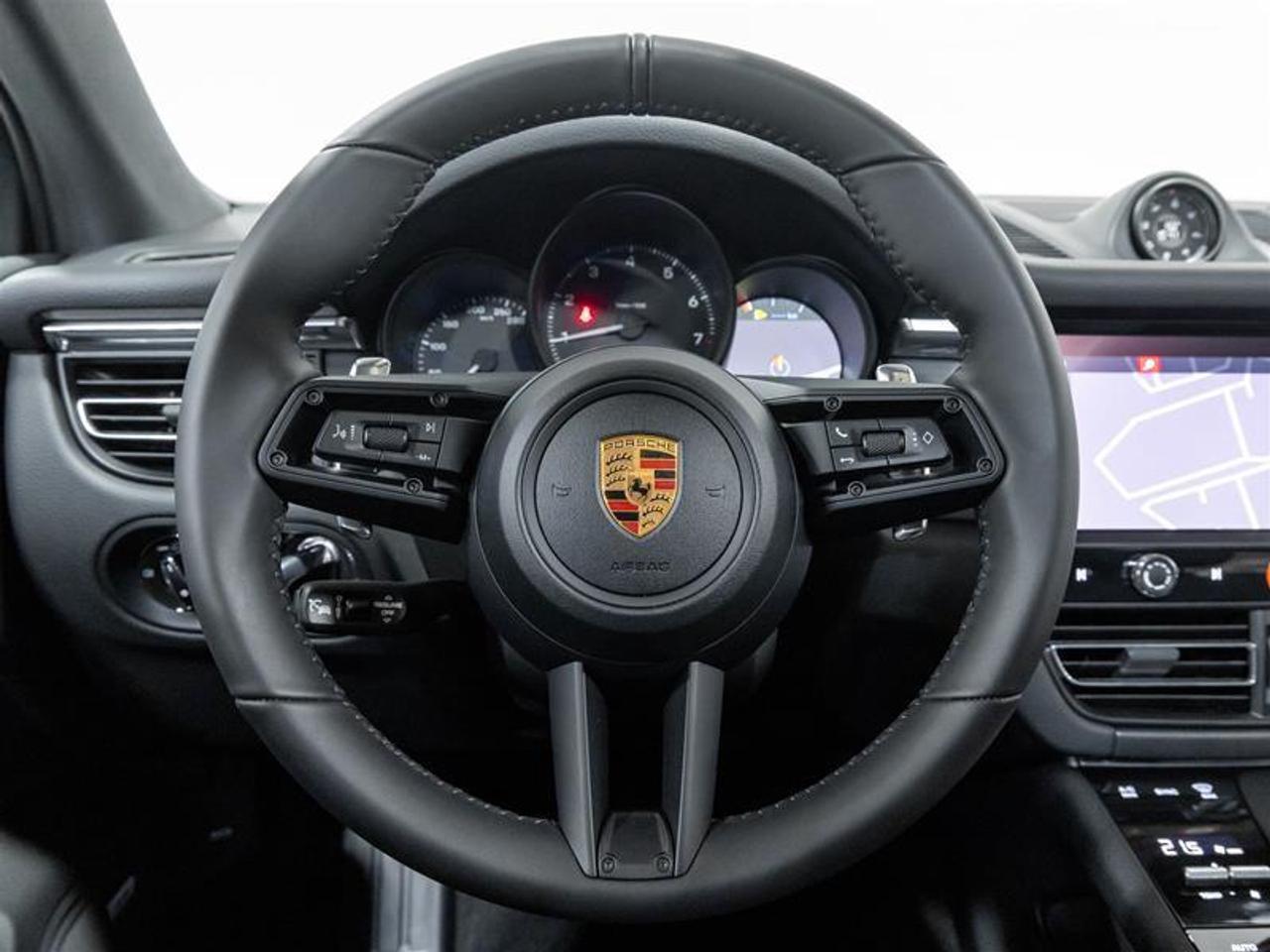 2026 Porsche Macan  Photo