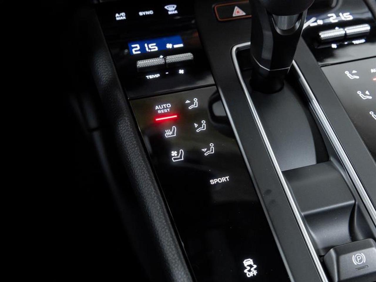 2026 Porsche Macan  Photo