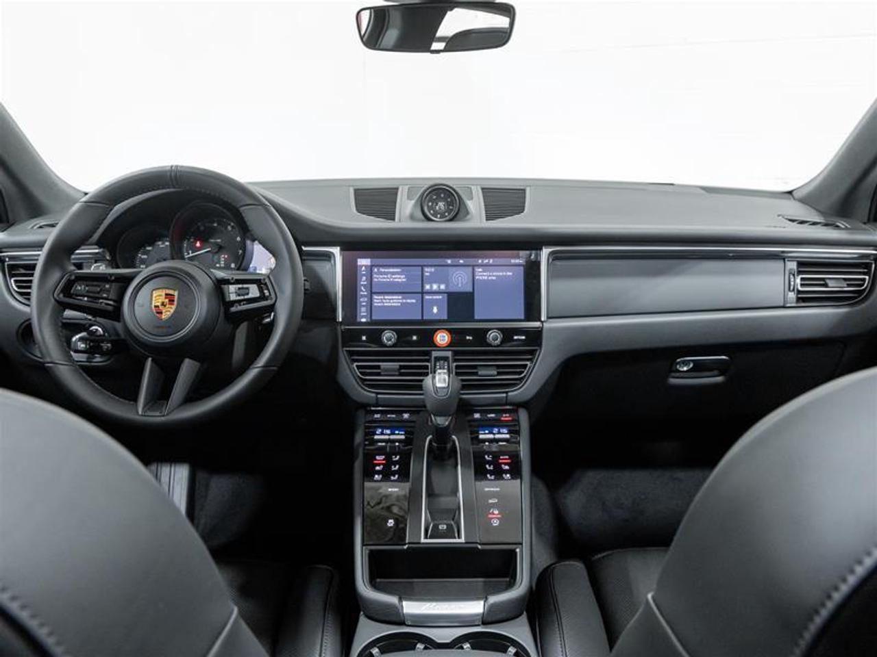 2026 Porsche Macan  Photo