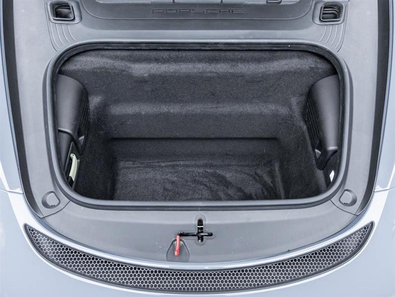 2023 Porsche 718 Cayman  Photo