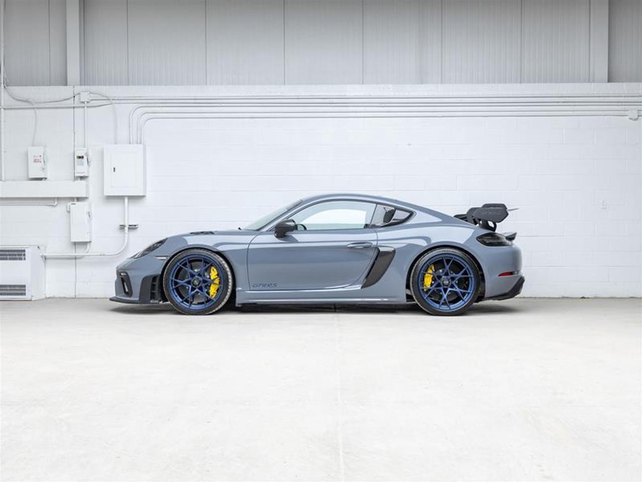 2023 Porsche 718 Cayman  Photo